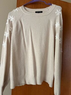 CHARLIE B Cream Crewneck Sweater with Floral Appliqué